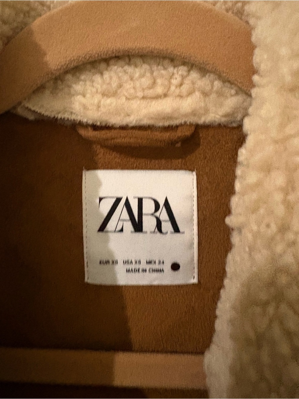 ZARA Cream Faux Shearling
Button Teddy with Brown Suade Lining - Picture 4 of 4